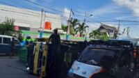 IMG_20230428_150831 Kondisi Truck Terbalik Di Depan Pelabuhan Semayang Balikpapan