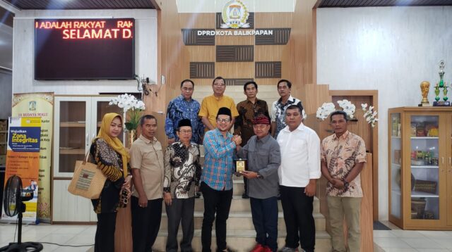 Anggota Komisi II, Taufik Qul Rahman saat menerima kunjungan DPRD Kota Palu dan DPRD Barito Kuala