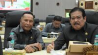Ketua Komisi III, Abdulloh S Sos (kanan)